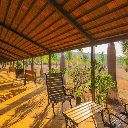 V Resorts Mahua Bagh Murud Nāndgaon Esterno foto