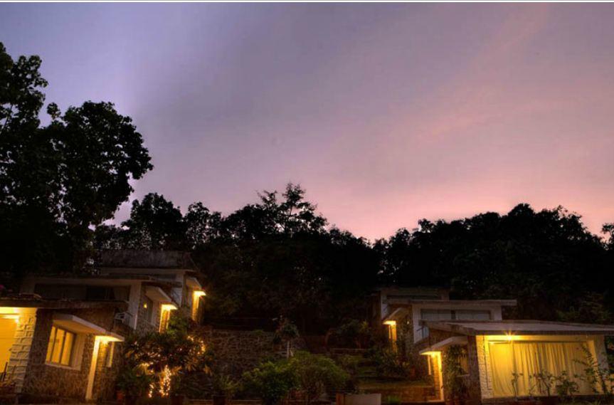 V Resorts Mahua Bagh Murud Nāndgaon Esterno foto