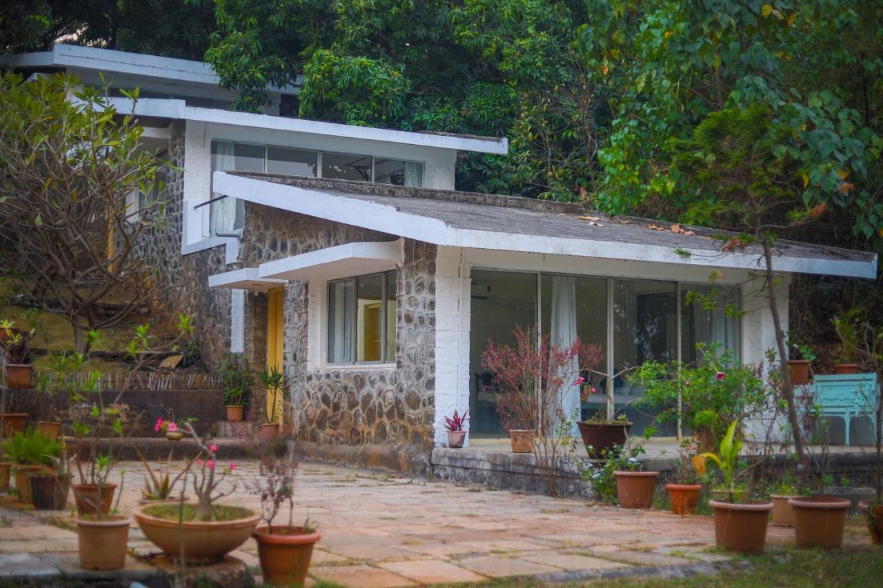 V Resorts Mahua Bagh Murud Nāndgaon Esterno foto