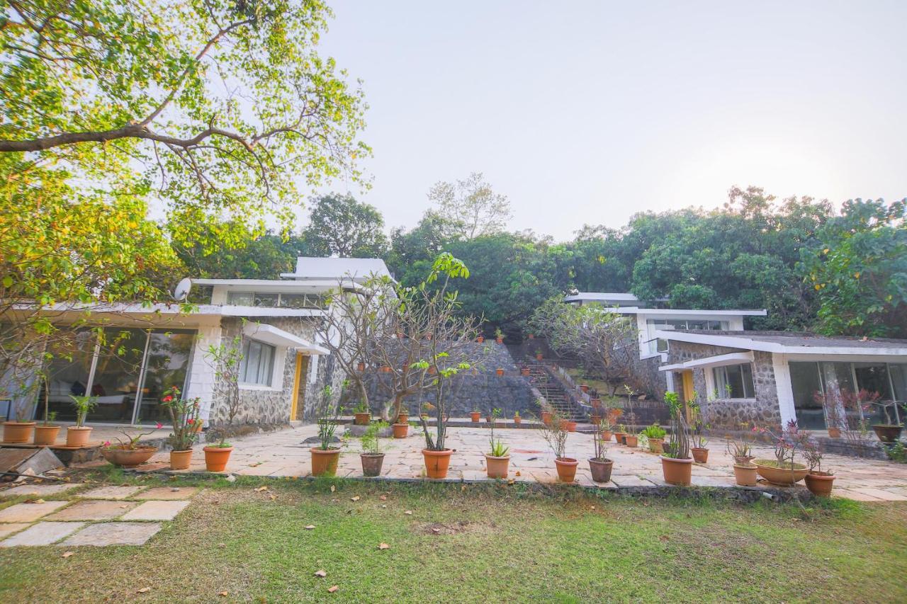 V Resorts Mahua Bagh Murud Nāndgaon Esterno foto