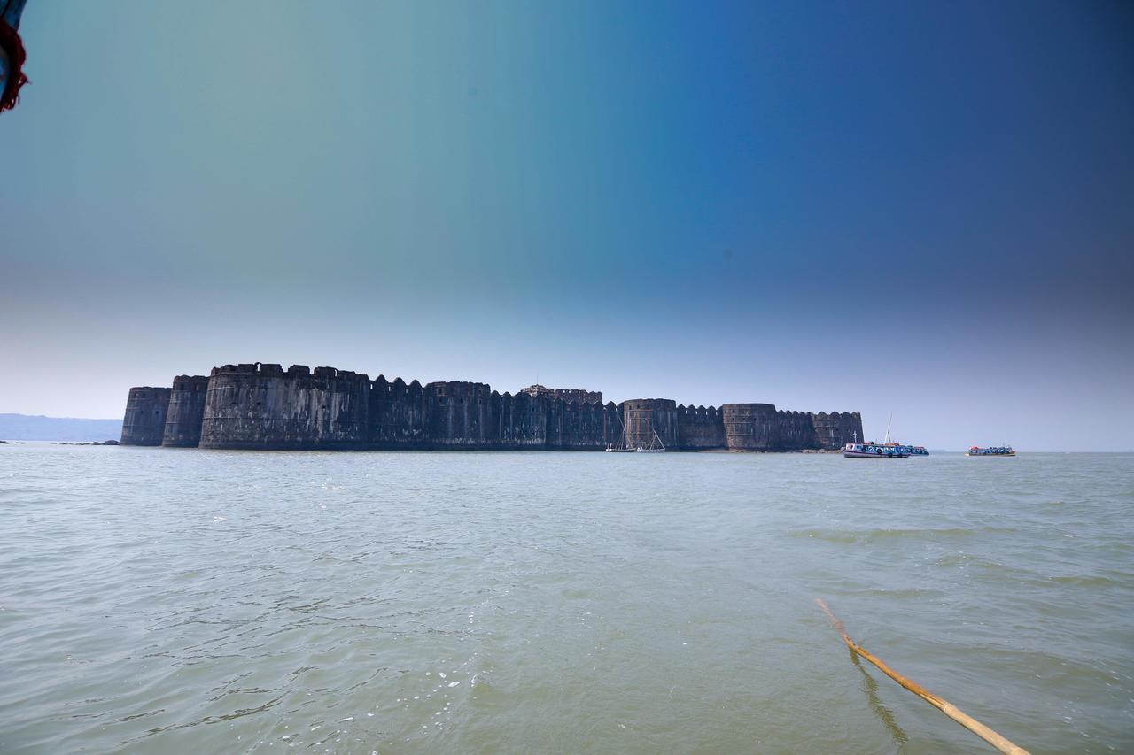 V Resorts Mahua Bagh Murud Nāndgaon Esterno foto
