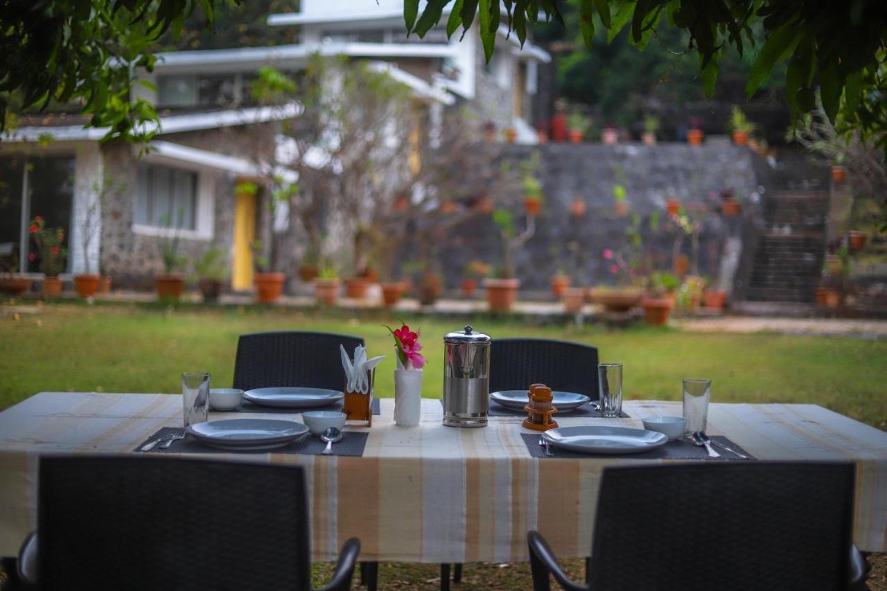V Resorts Mahua Bagh Murud Nāndgaon Esterno foto