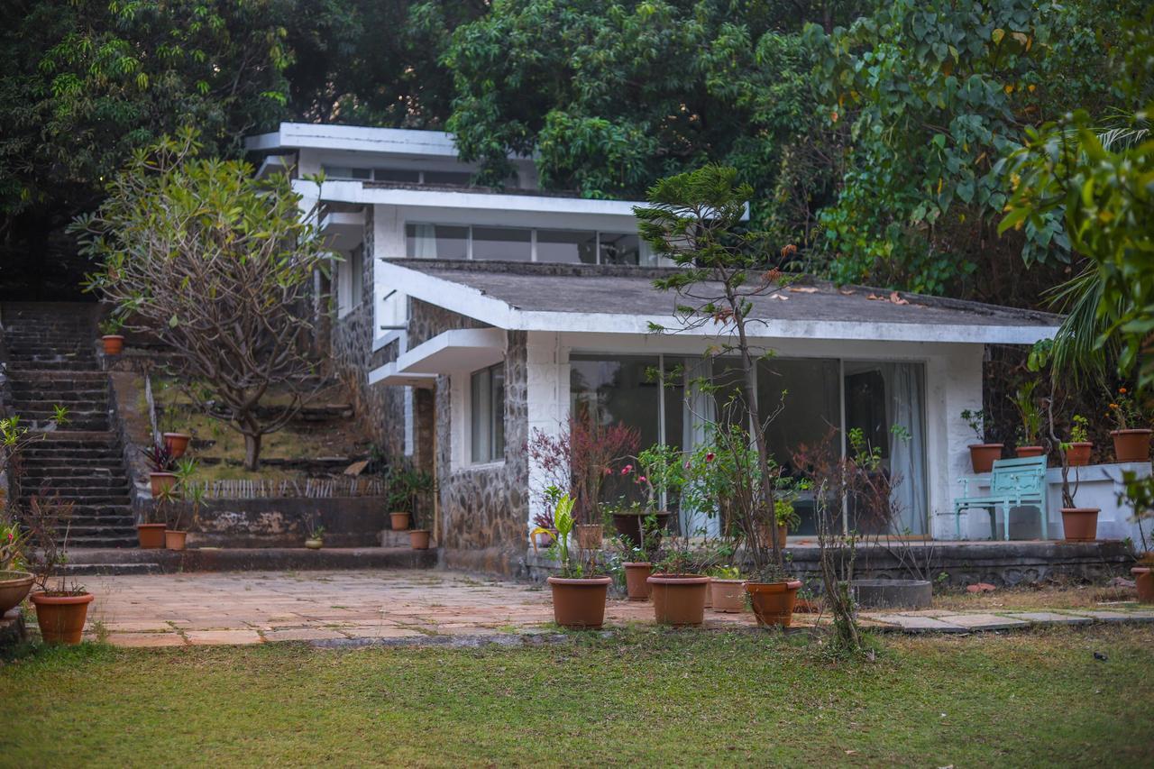V Resorts Mahua Bagh Murud Nāndgaon Esterno foto