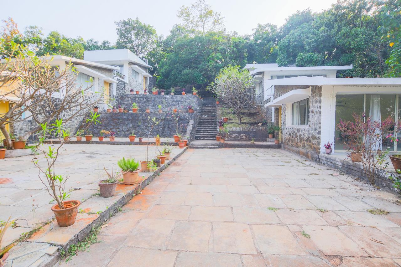 V Resorts Mahua Bagh Murud Nāndgaon Esterno foto