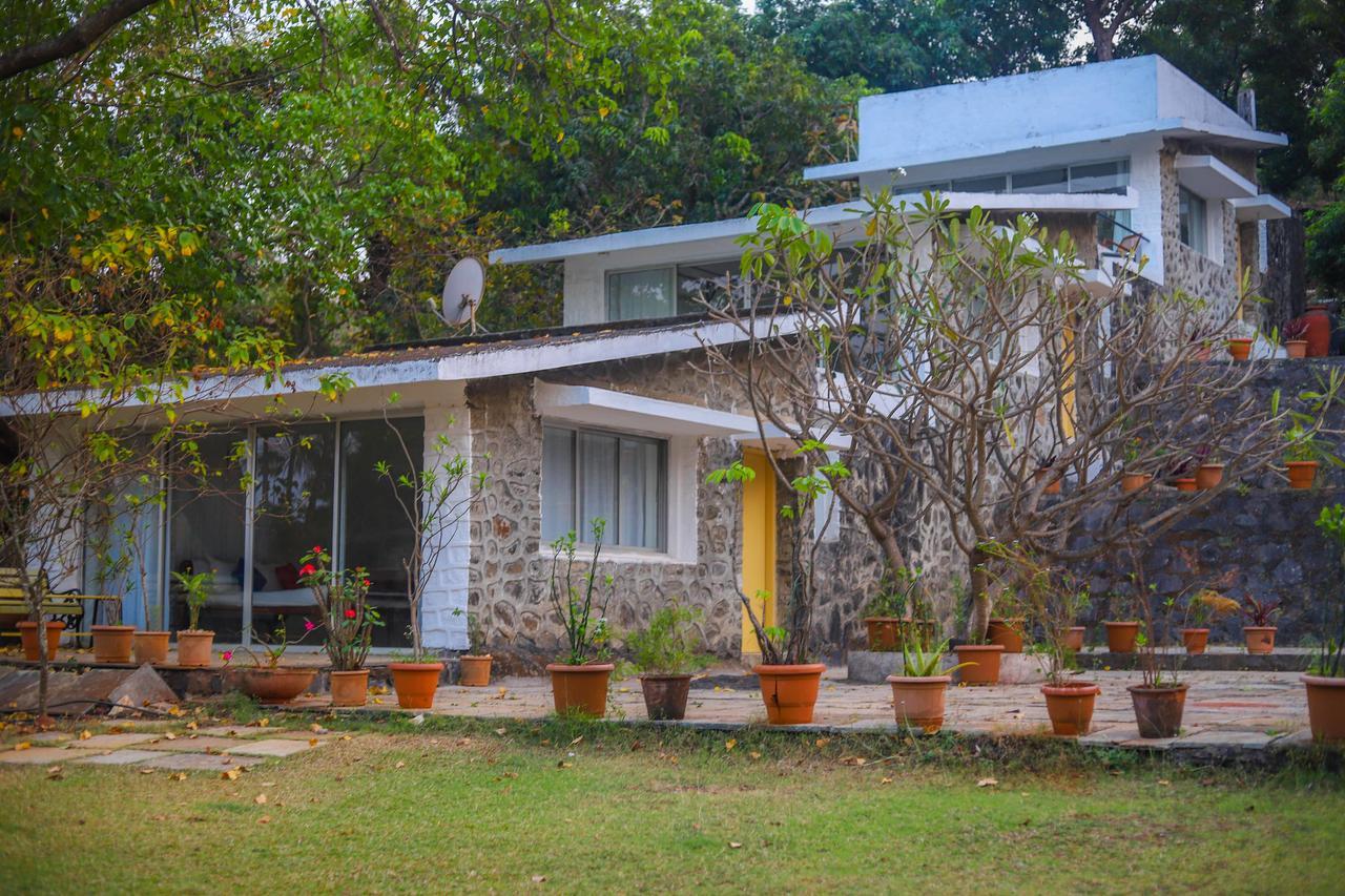 V Resorts Mahua Bagh Murud Nāndgaon Esterno foto